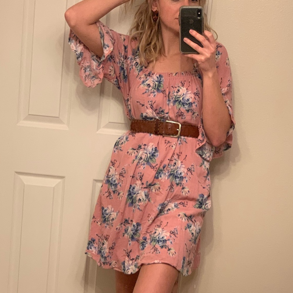 Floral ruffle sleeve dress size 6-8